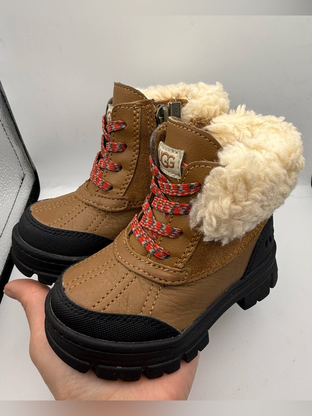 UGG Ashton Addie Toddler Boots Size 6 Brown Waterproof Fur Lined Winter Boots